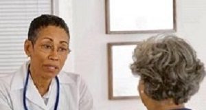 Helping doctors face the uncomfortable task of discussing death DiscussingDeath