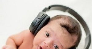 Music enhances high-level cognitive brain networks in premature infants Baby