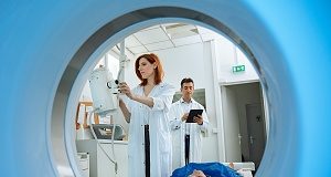 US advises CT scans for younger and lighter smokers in drive against lung cancer