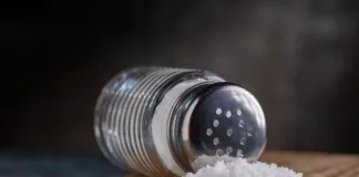 Passing on salt risks iodine deficiency, say experts