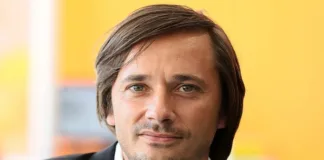 Parkinson’s patient walks without falling with Swiss spine stimulator